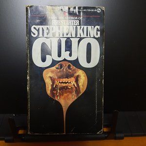 Paperback Book "Cujo" by Stephen King